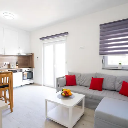 Lucius 1 By Interhome Appartement *