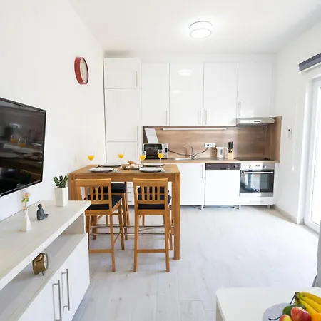 By Interhome Appartamento *